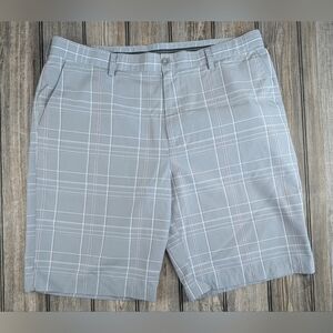 Izod Golf Shorts Size 38 Gray Red Stripe